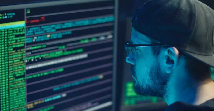 Hacker Cyber risk